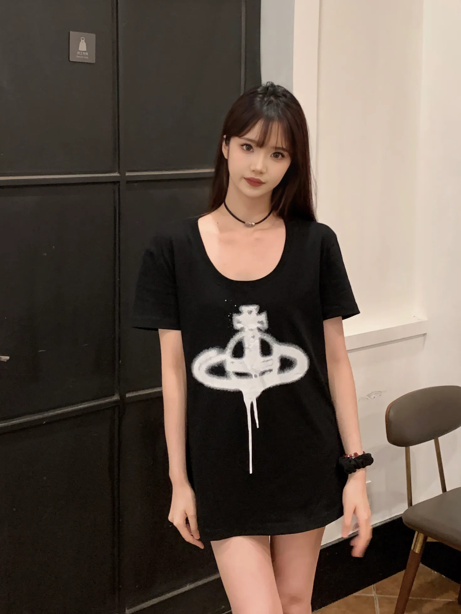 VIVI996 "vivienne west wood Queen Mother West U-neck big T short sleeves. Top trending model. Internet celebrity with millions of fans. PP same style looks good on the upper body. High return rate!